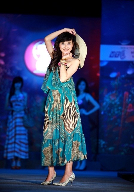 Cô nữ sinh duyên dáng đã giành giải Người mẫu triển vọng Miss teen 2011